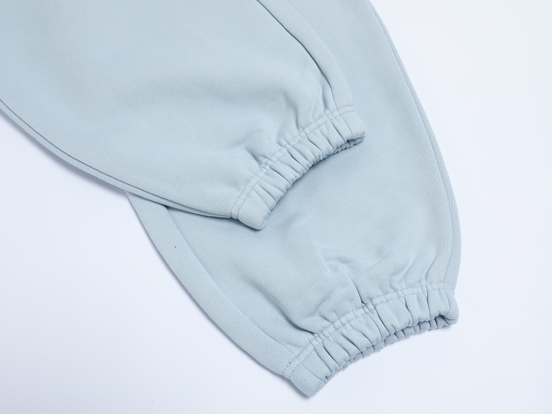 On Running 520Gsm Union Kingdom Boxy Cropped Fit Tracksuit - Image 52