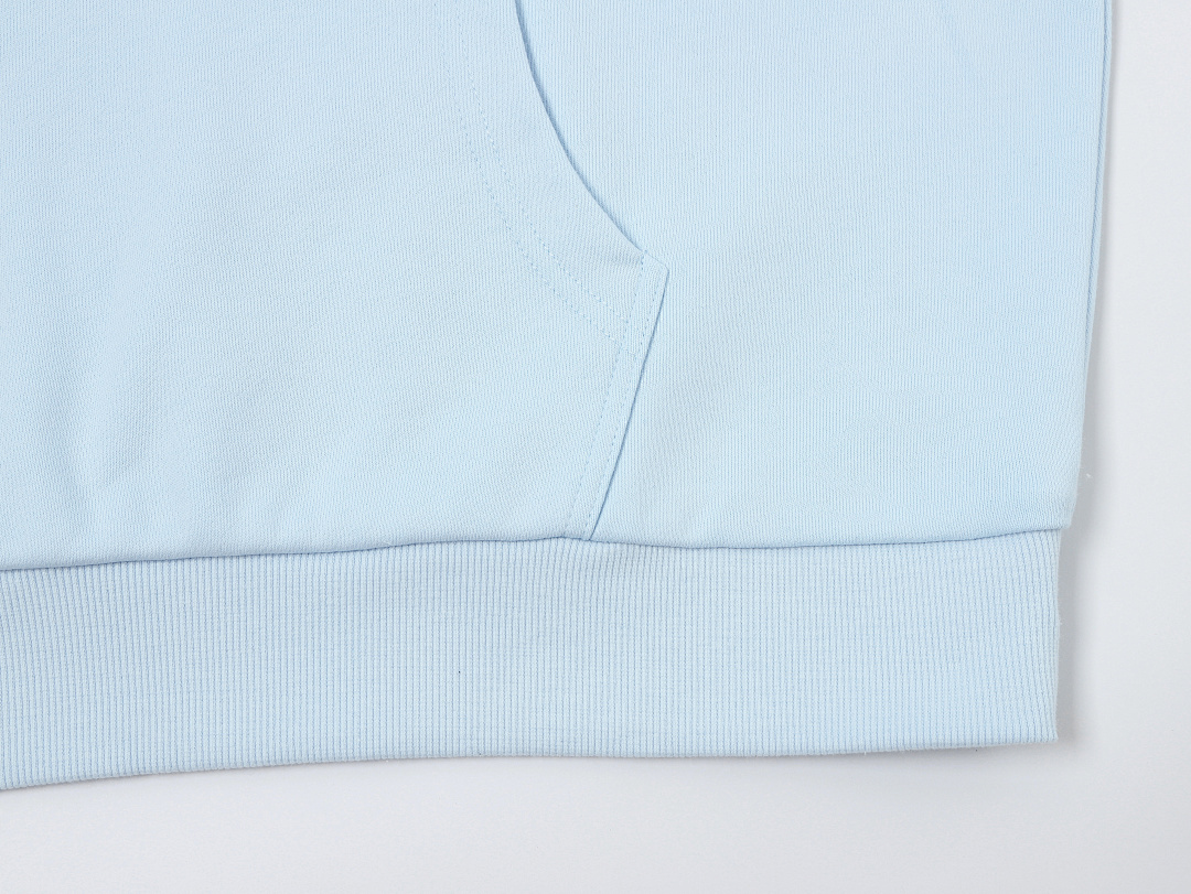 On Running 360Gsm Union Kingdom 100% Cotton French Terry Boxy Cropped Fit Hoodie - Image 15