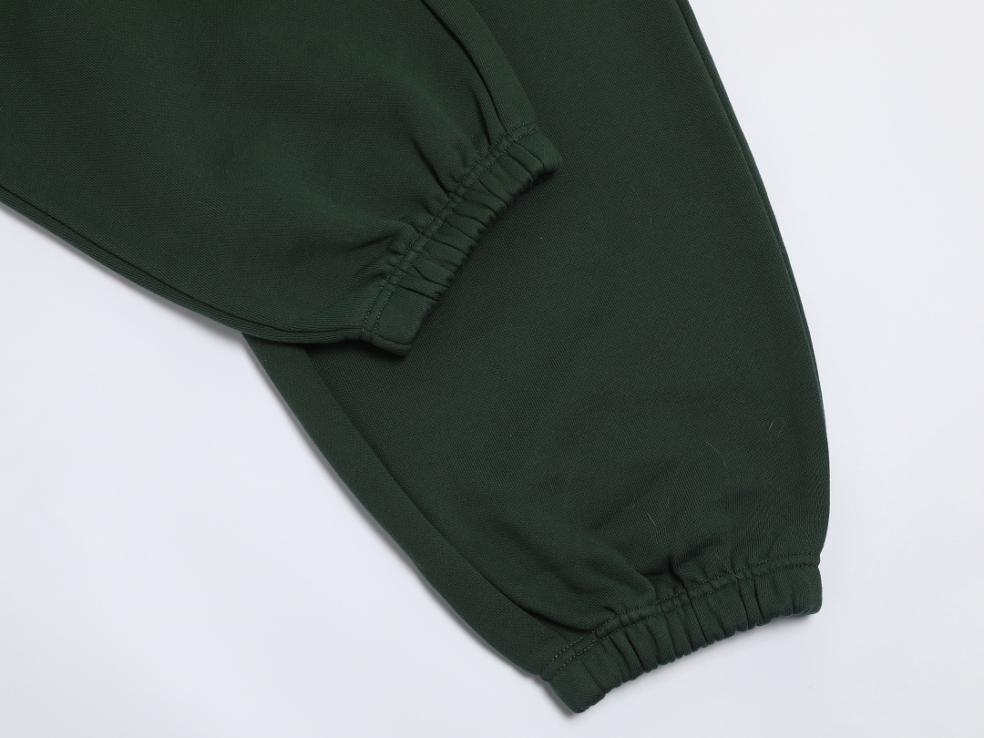 On Running 520Gsm Union Kingdom Boxy Cropped Fit Tracksuit - Image 26