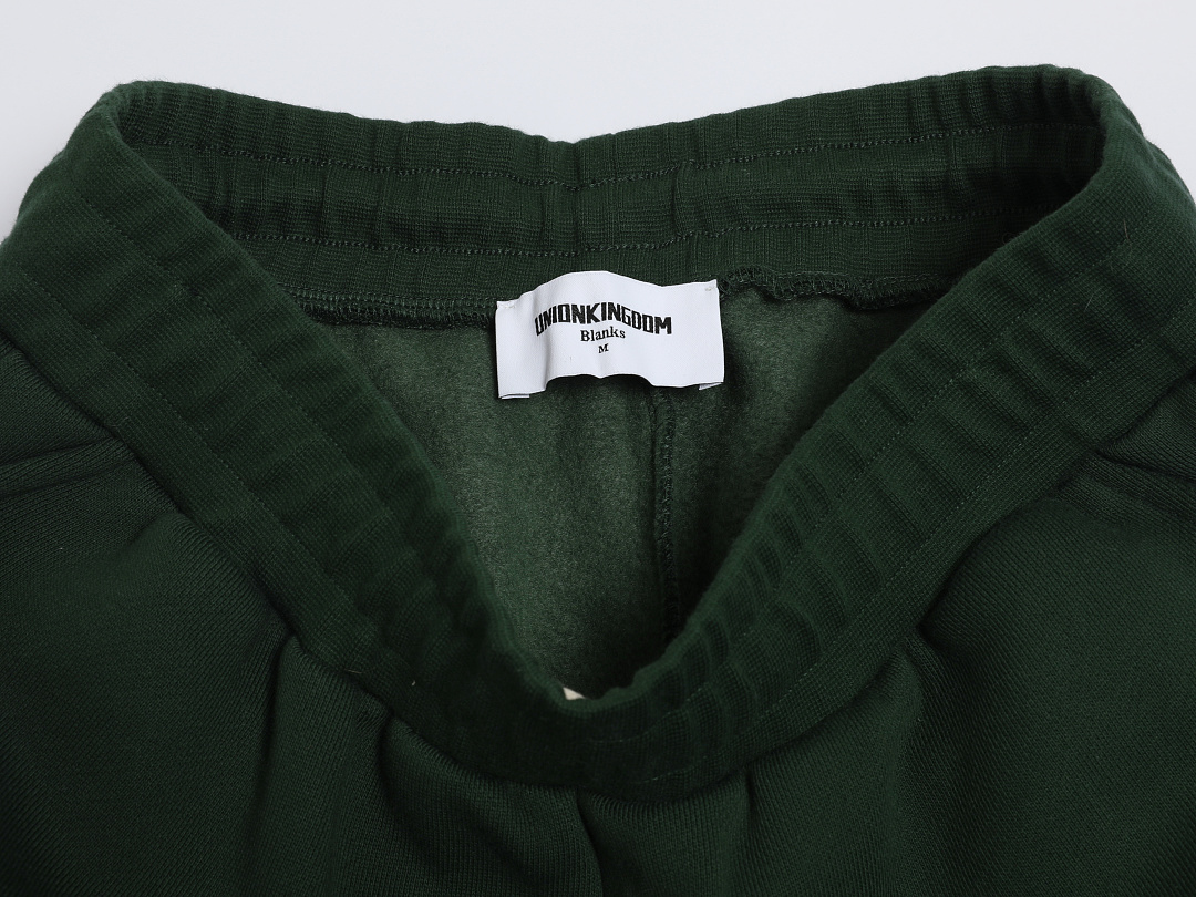 On Running 520Gsm Union Kingdom Boxy Cropped Fit Tracksuit - Image 22