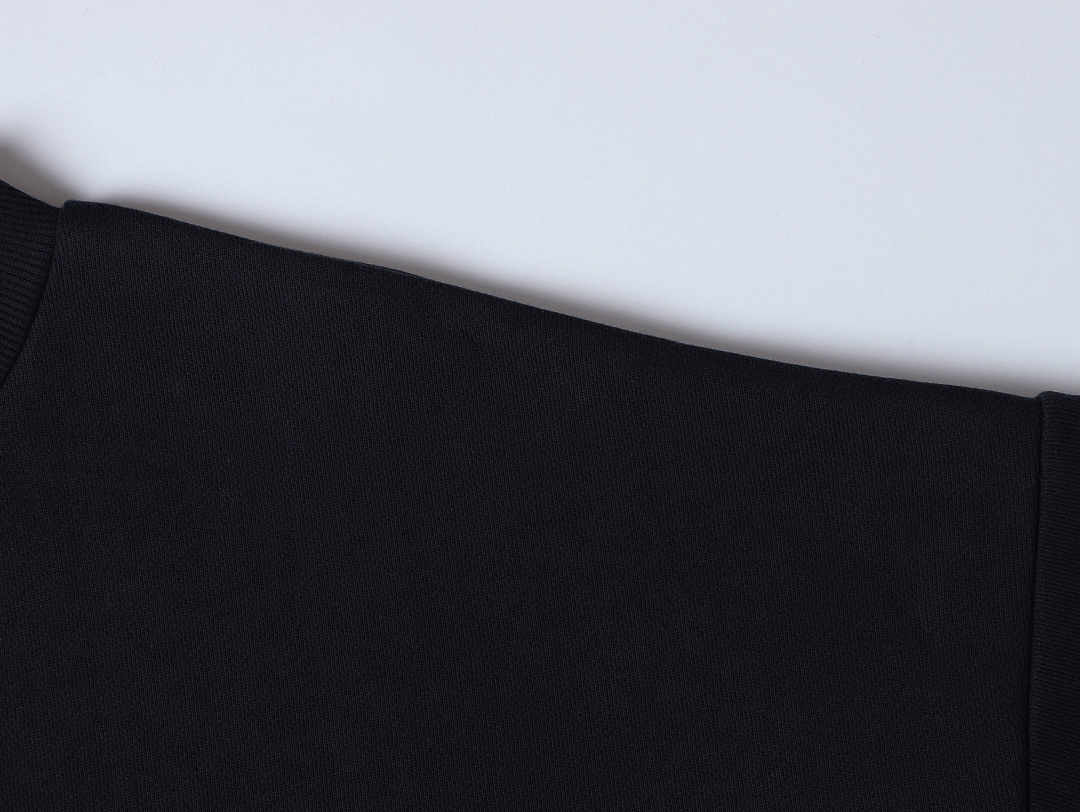 On Running 630Gsm Union Kingdom Boxy Cropped Fit Blank Crewneck - Image 24