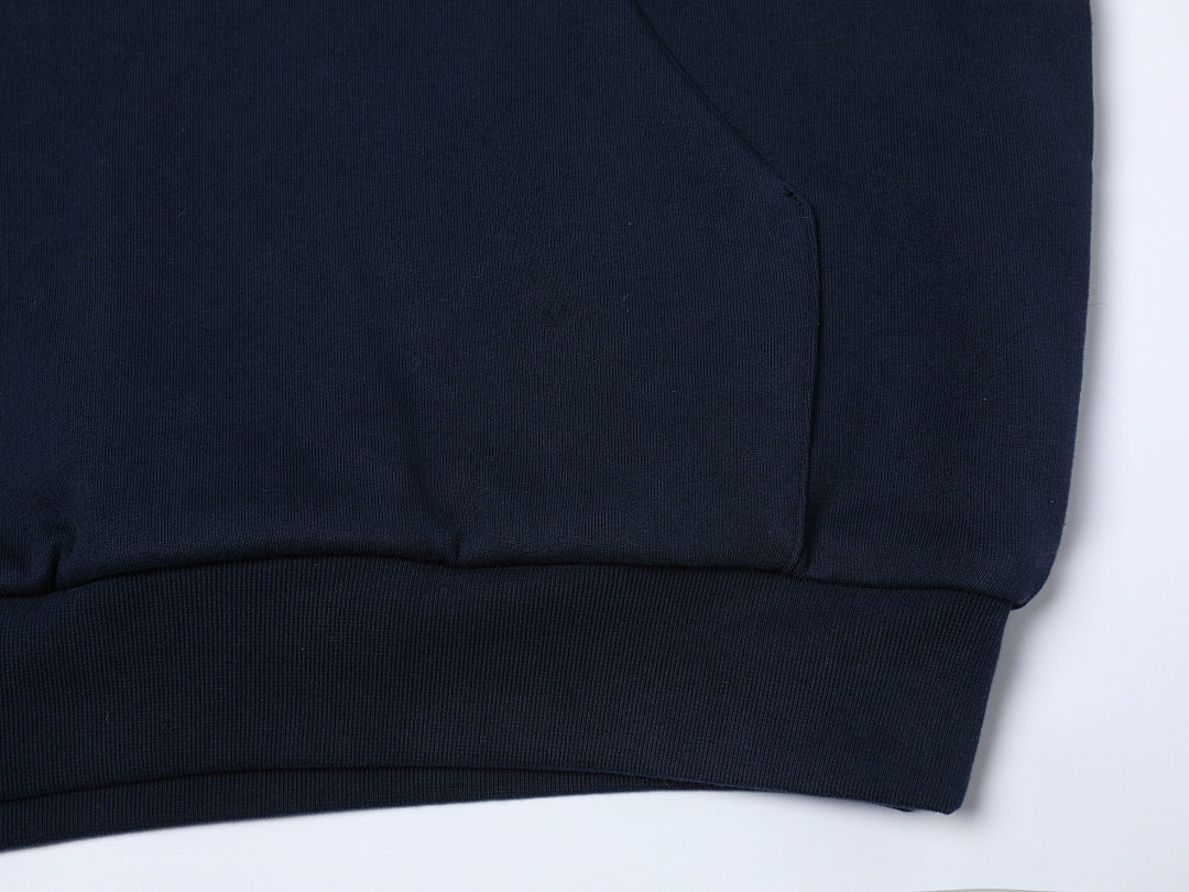 On Running 1000Gsm Union Kingdom Double-Layer 100% Cotton Fleece Reversible Cropped Fit Hoodie - Image 27