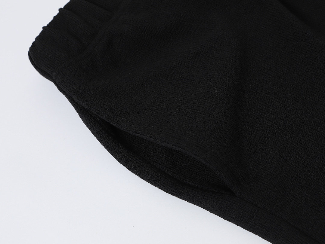 On Running 400Gsm Union Kingdom Coarse Needle Texture Blank Shorts - Image 8