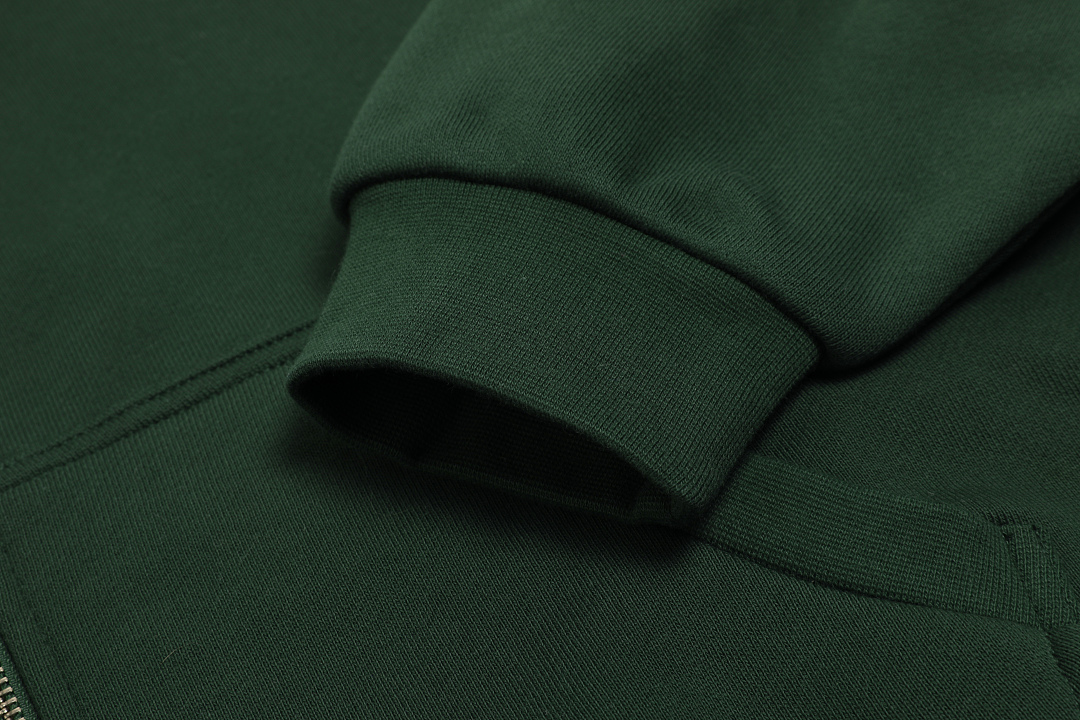 On Running 520Gsm Union Kingdom Boxy Cropped Fit Zip-Up - Image 7