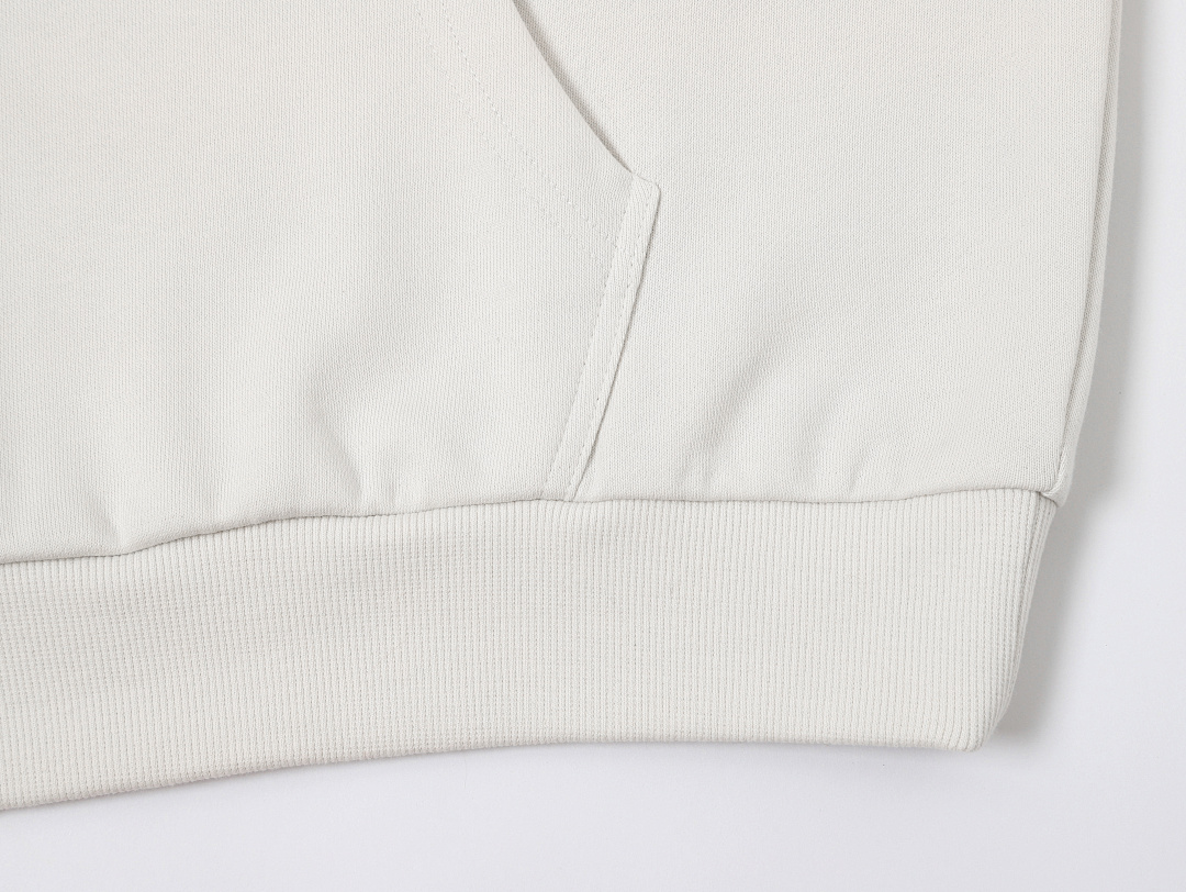 On Running 360Gsm Union Kingdom 100% Cotton French Terry Boxy Cropped Fit Hoodie - Image 23