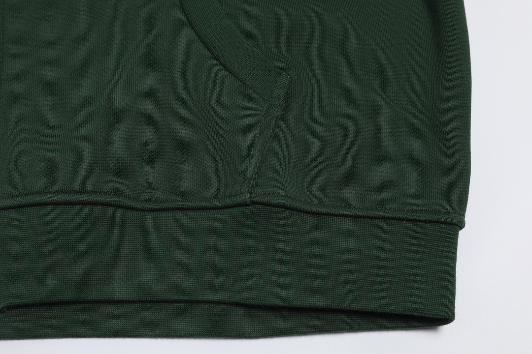 On Running 520Gsm Union Kingdom Boxy Cropped Fit Zip-Up - Image 8