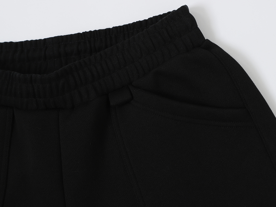 On Running 520Gsm Union Kingdom Cozy Baggy Shorts - Image 40