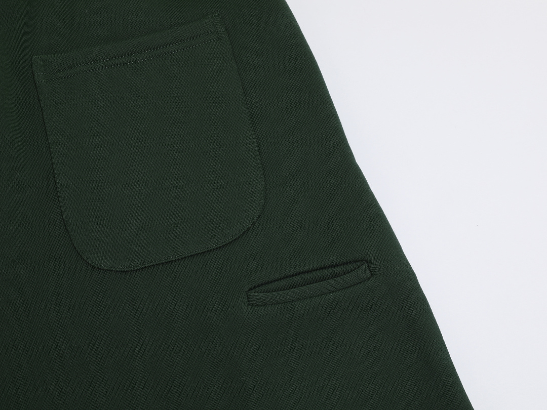 On Running 520Gsm Union Kingdom Boxy Cropped Fit Tracksuit - Image 16