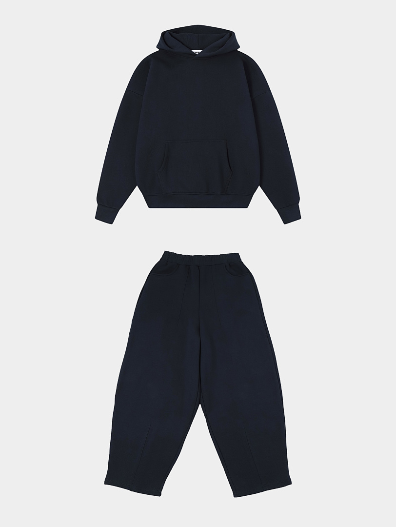 On Running 520Gsm Union Kingdom Boxy Cropped Fit Tracksuit - Image 101