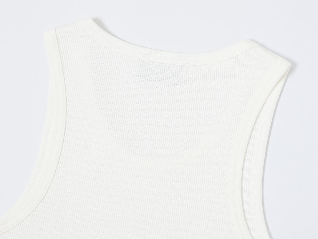 On Running 380G Union Kingdom 100% Cotton Slim And Cropped Fit Waffle Weave Tank Top - Image 16