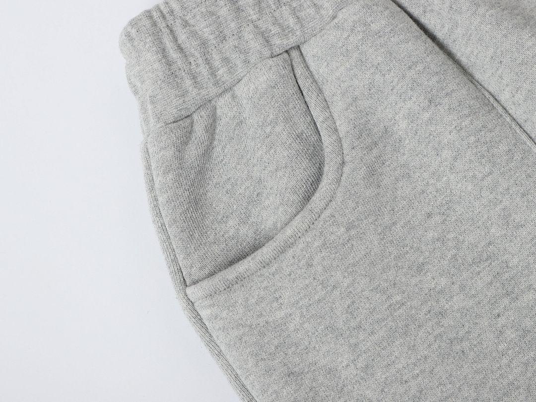On Running 520Gsm Union Kingdom Boxy Cropped Fit Tracksuit - Image 79