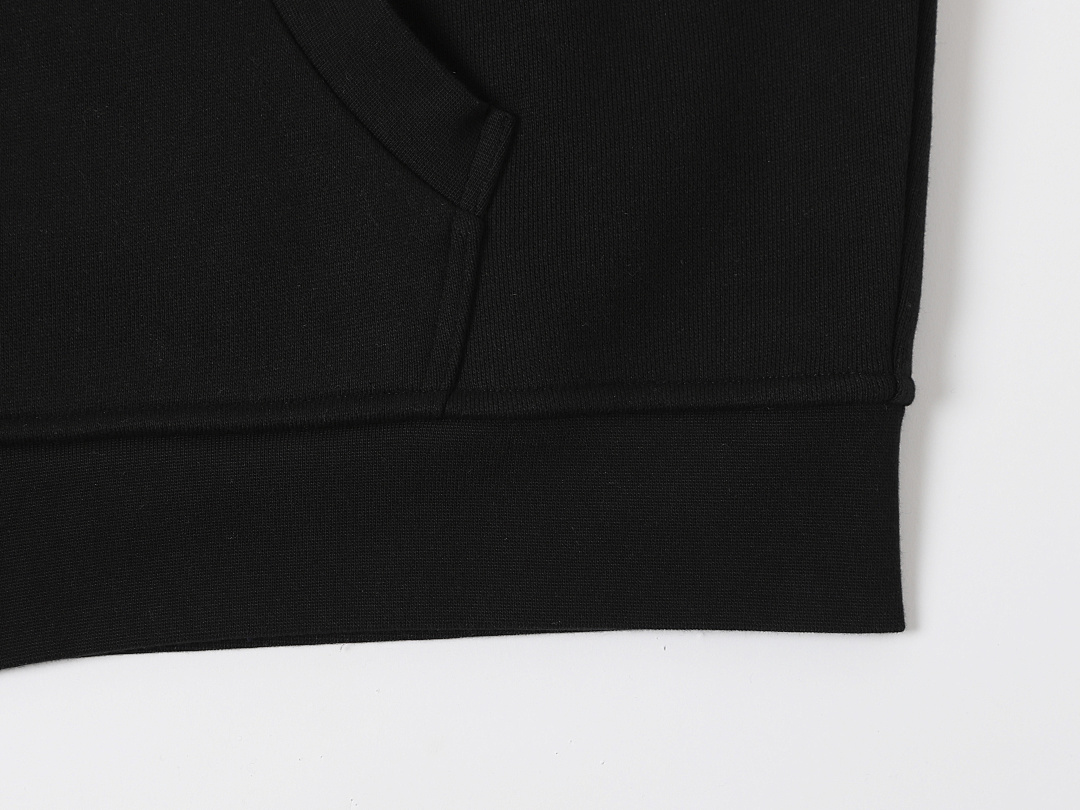 On Running 520Gsm Union Kingdom Boxy Cropped Fit Zip-Up - Image 51