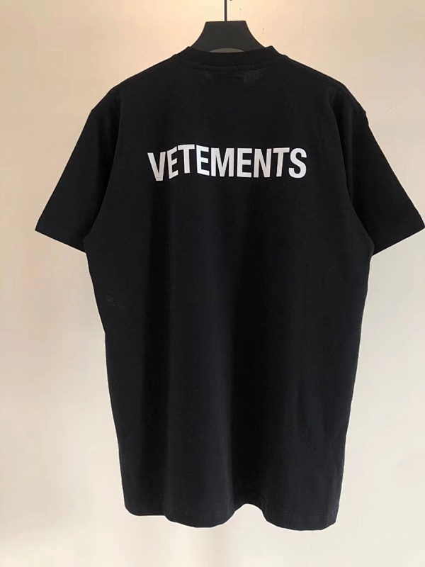 VETEMENTS Gold Logo T-Shirt, photo 1