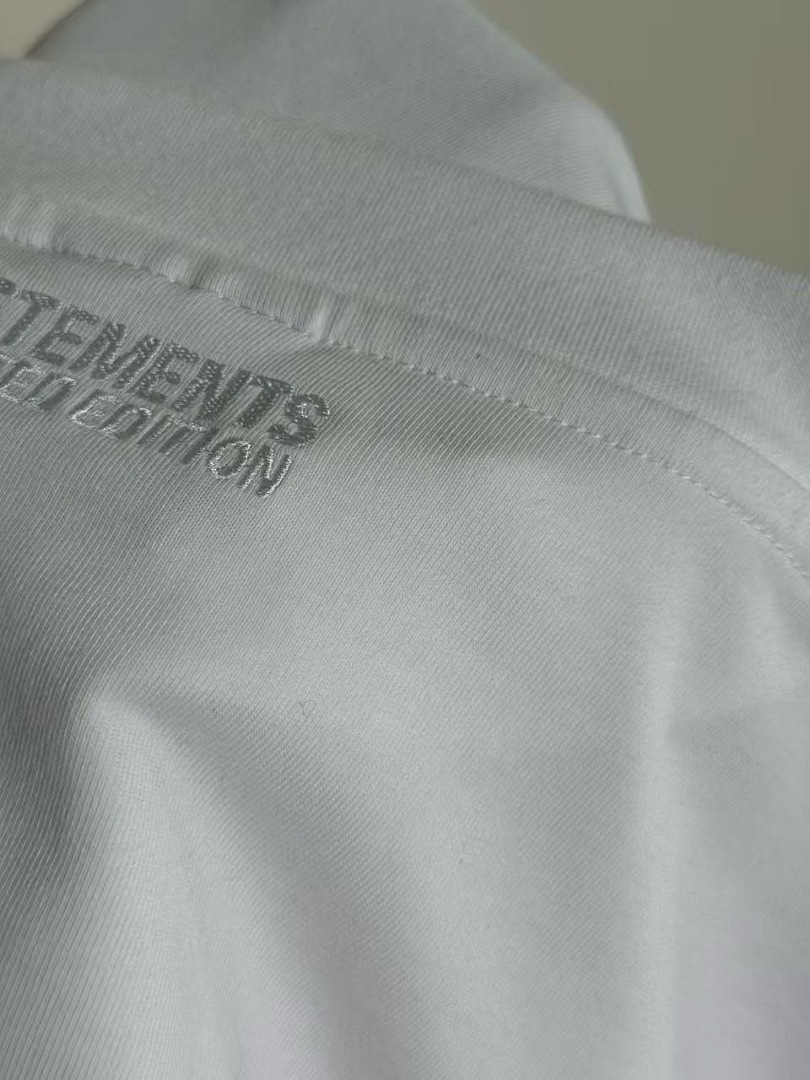 Other VETEMENTS EURO Tee - Image 9