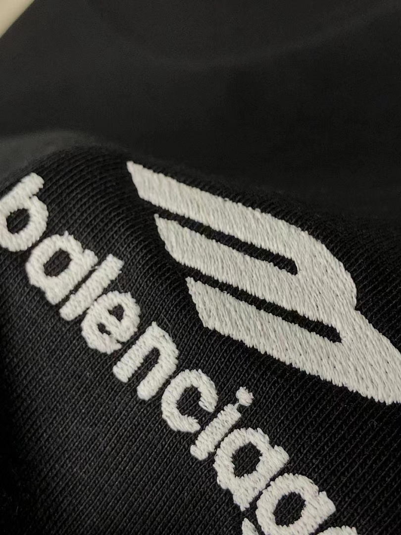 Balenciaga SOLD OUT Balenciag New Logo T-Shirt - Image 6