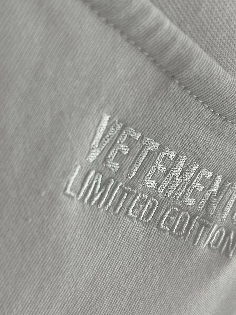 Other VETEMENTS White Flag T-Shirt - Image 10