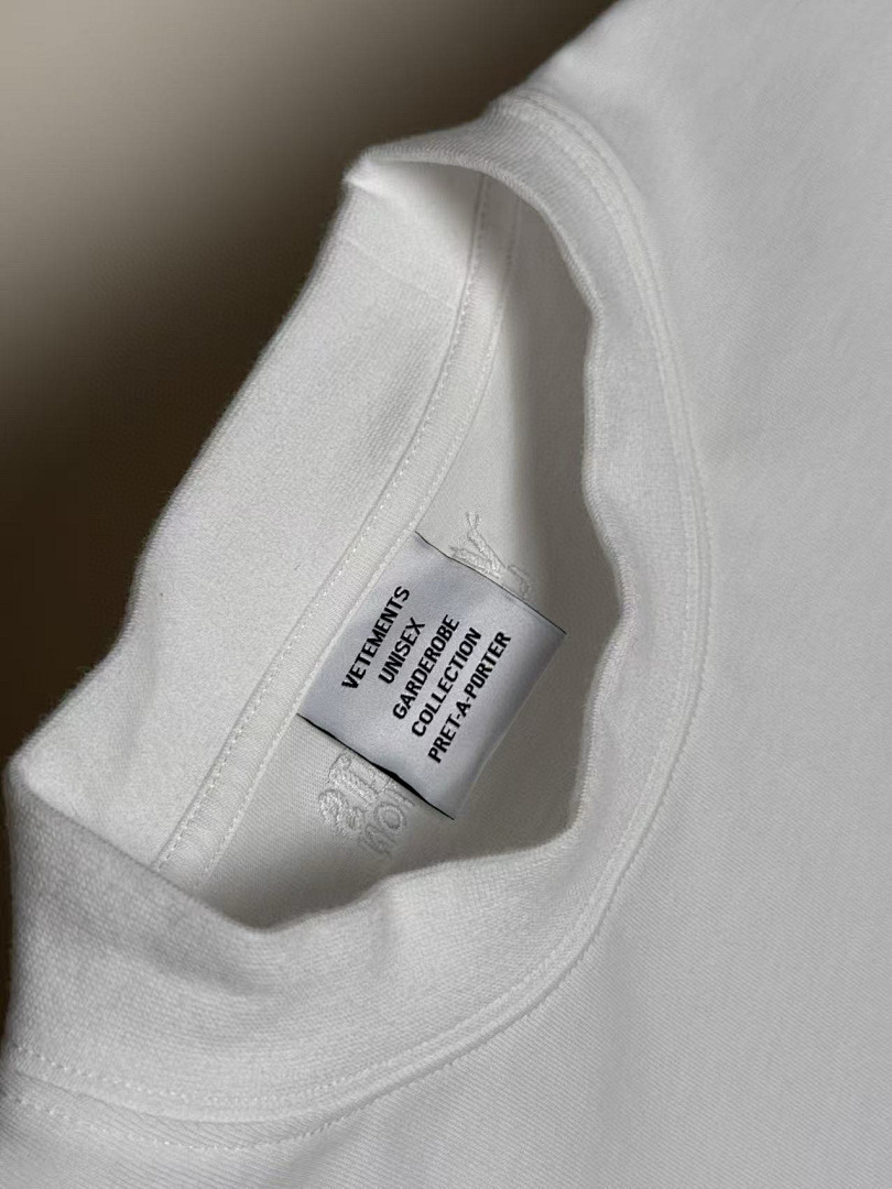 Other VETEMENTS I ❤ LOGOS Tee - Image 8