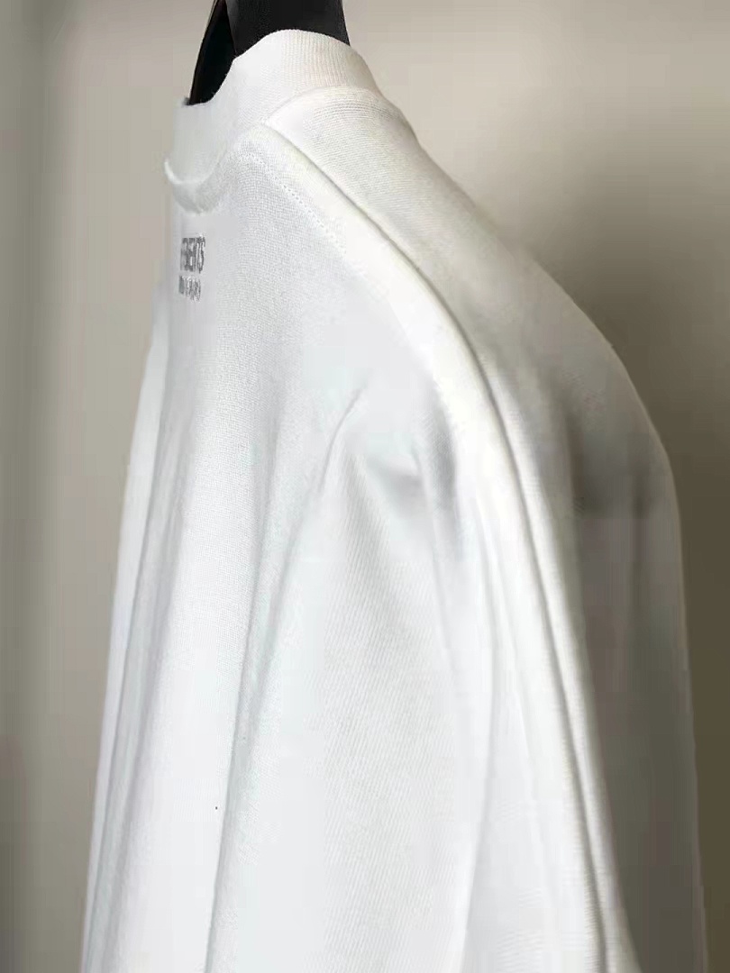 Other VETEMENTS LIMITED EDITION Logo Tee - Image 5
