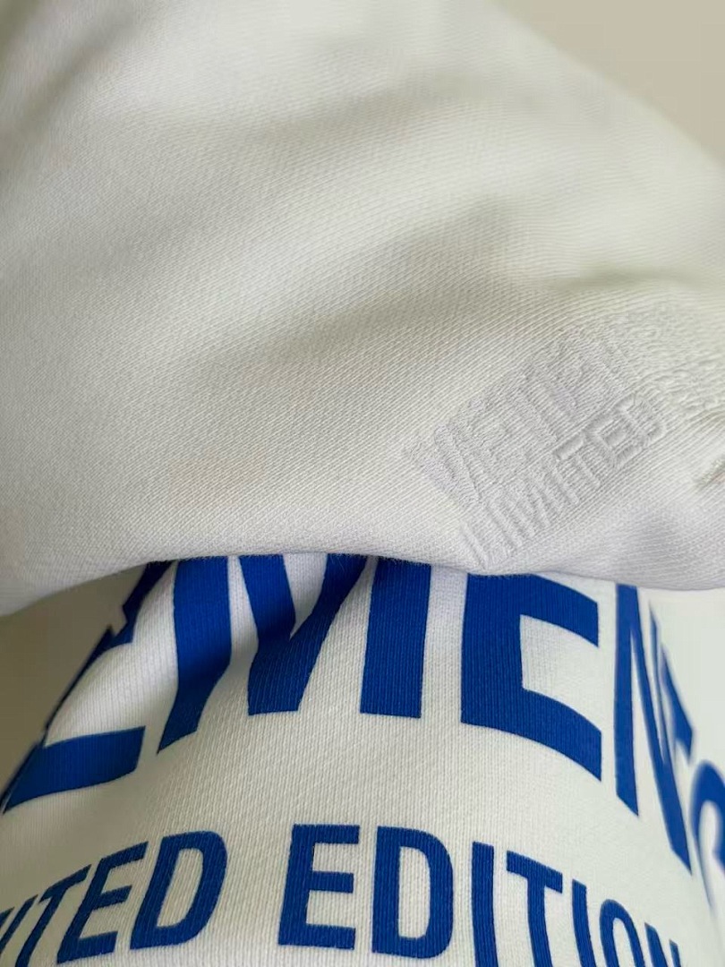 Other VETEMENTS LIMITED EDITION Hoodie - Image 8