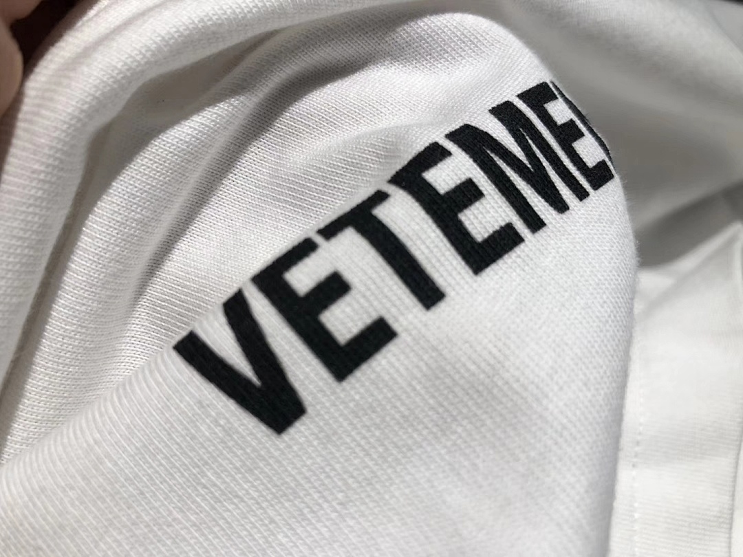 Other VETEMENTS Logo Tee - Image 5