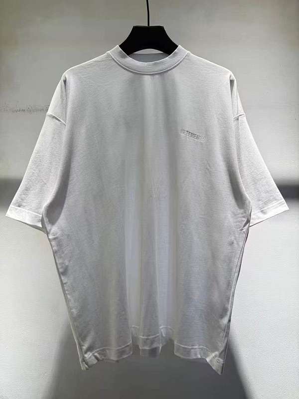 Other VETEMENTS Embroidered Logo Tee