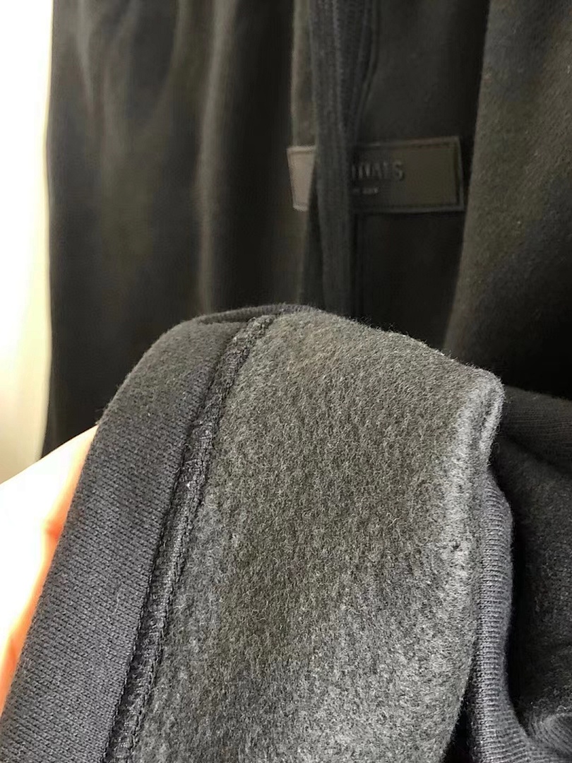 Other FEAR OF GOD ESSENTIALS Shorts - Image 9