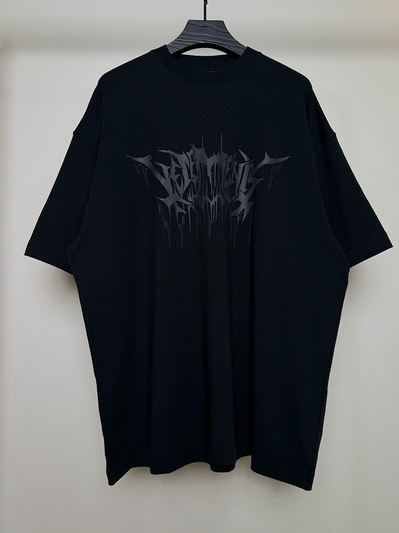 VETEMENTS Dark Logo-Print Tee, photo 1