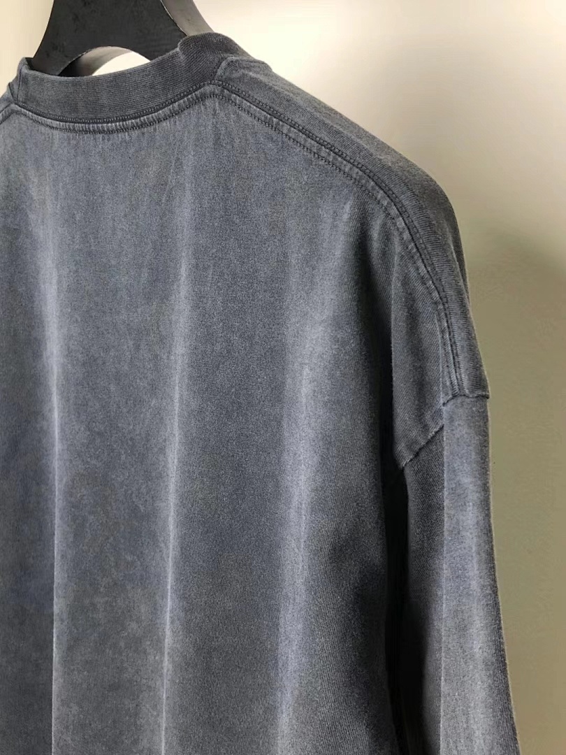 Balenciaga SOLD OUT Balenciag 5:20 Glow In The Dark Tee - Image 5
