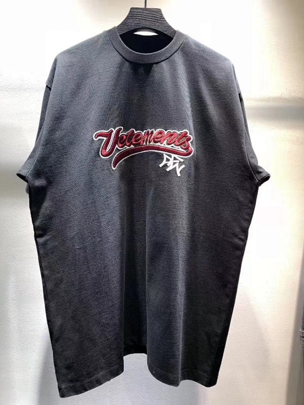 VETEMENTS, photo 1