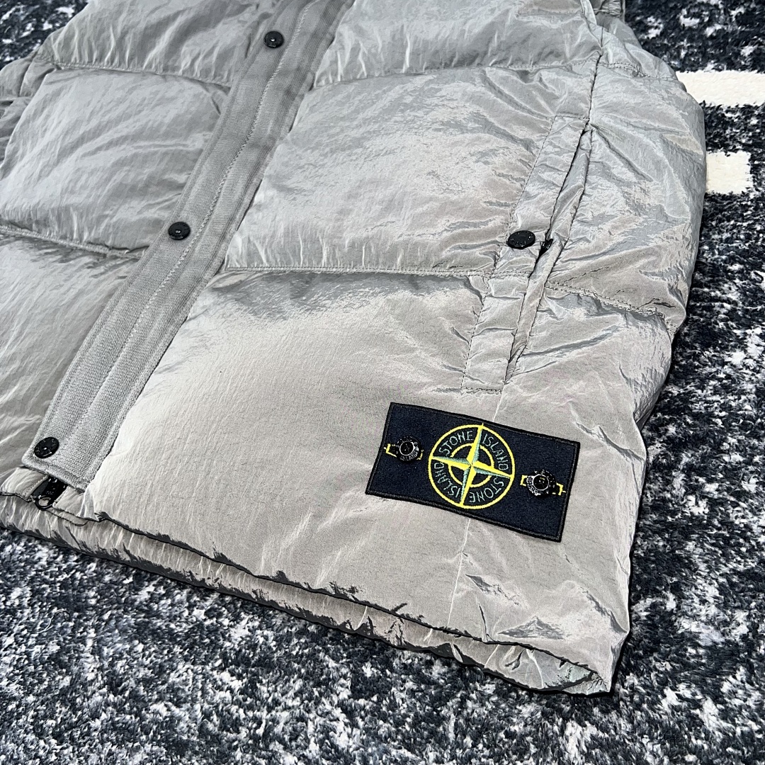 Other Metallic Dragon Velvet Vest - Image 11