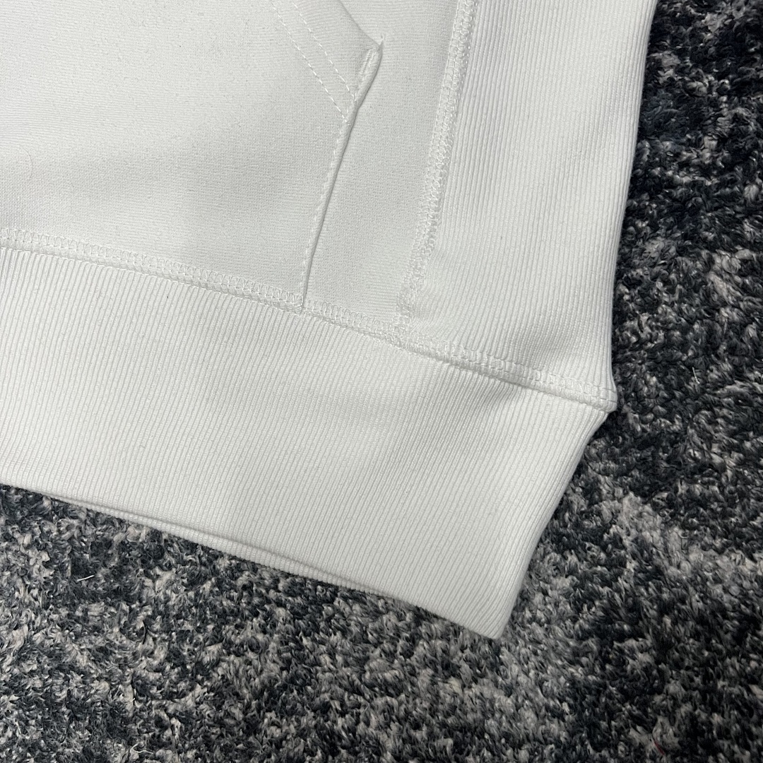 Other Supreme - Image 15