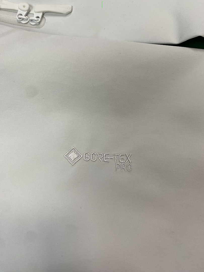 Chanel Polar White 400¥ - Image 8