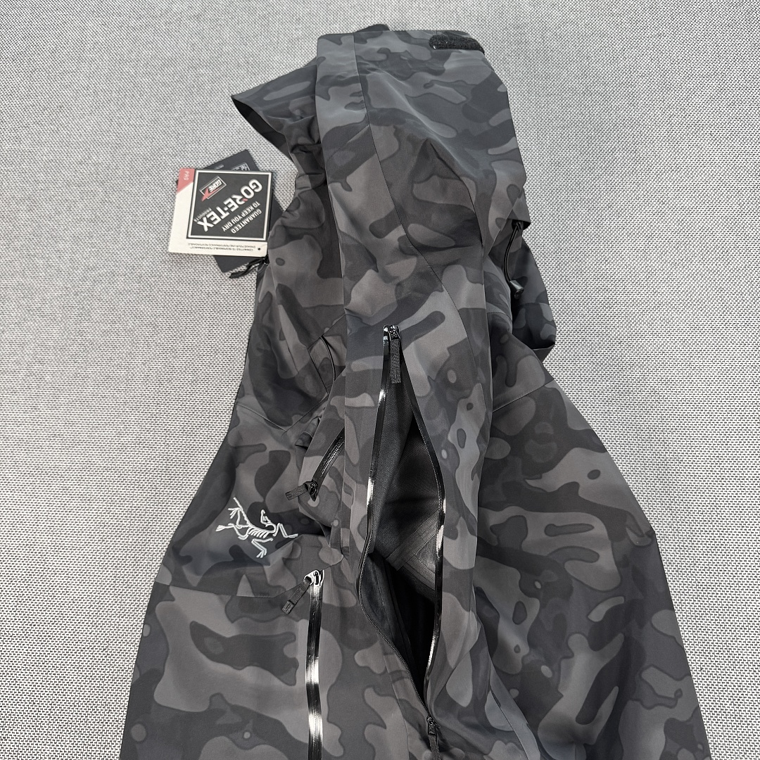 On Running ⛷️¥530 Sabre Ski Jacket-Camouflage - Image 20
