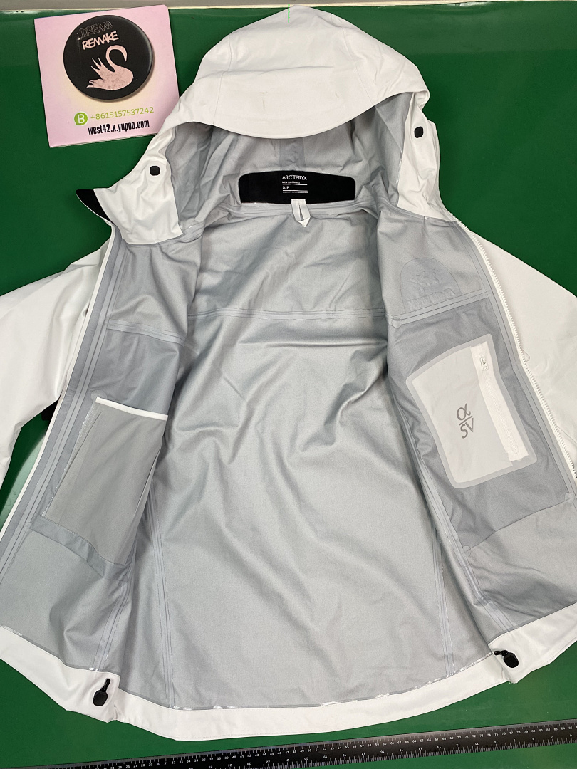 Chanel Polar White 400¥ - Image 5
