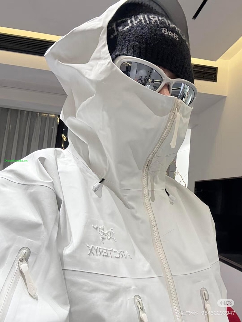 Chanel Polar White 400¥ - Image 18