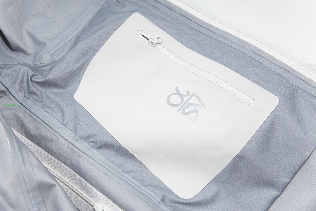 Chanel Polar White 400¥ - Image 29