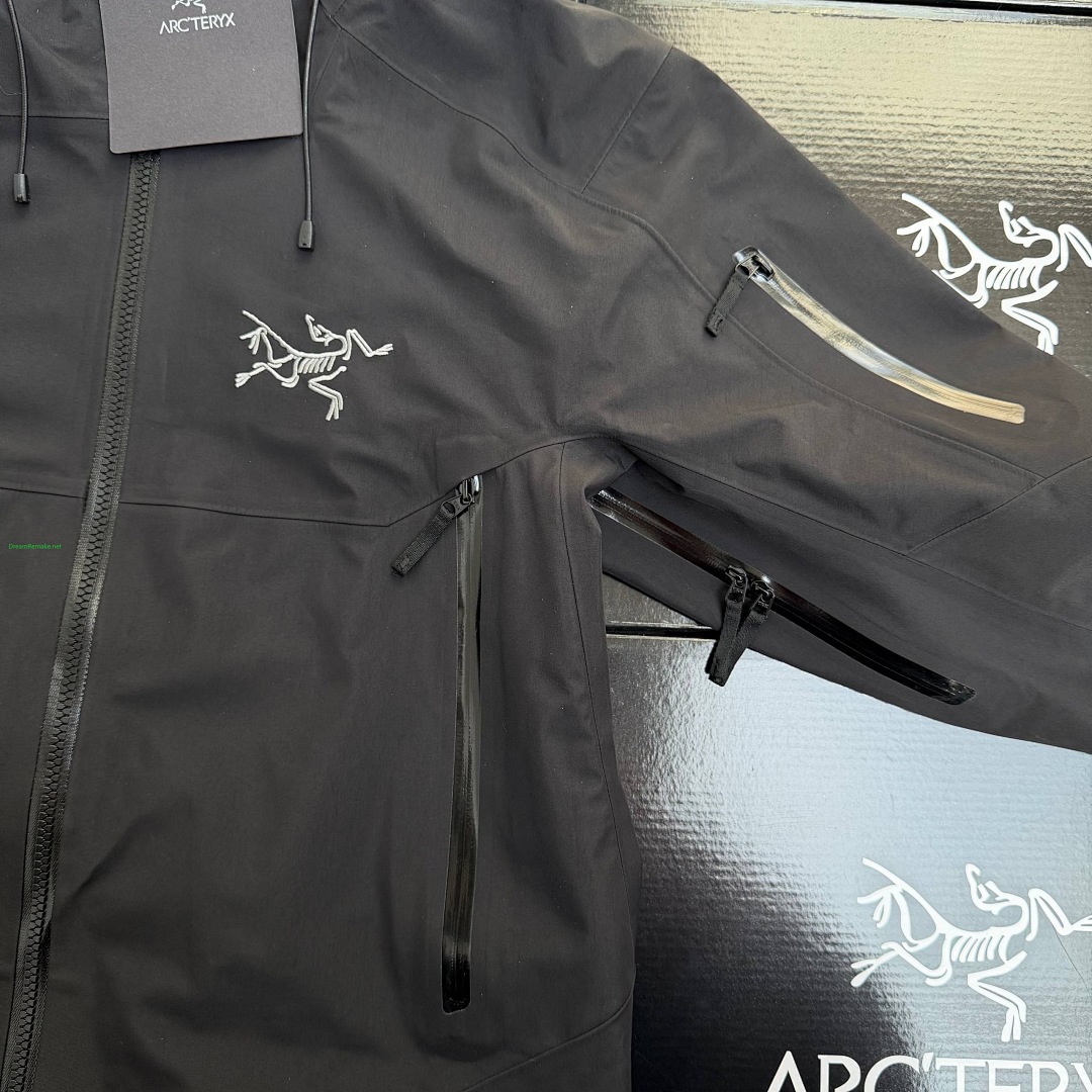 On Running ⛷️¥500 Sabre Ski Jacket-Black - Image 19