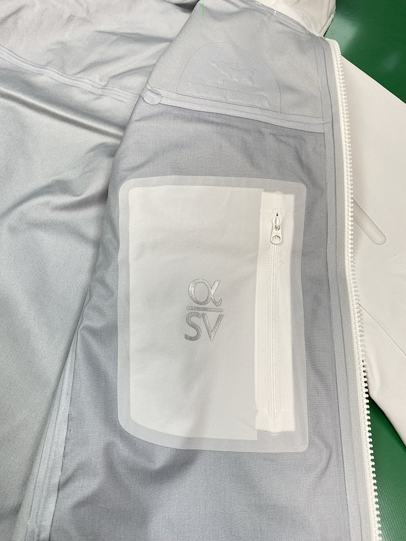 Chanel Polar White 400¥ - Image 7