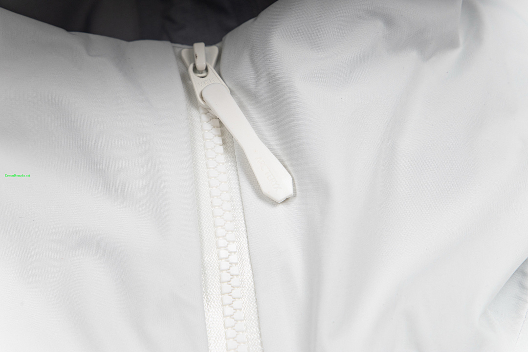 Chanel Polar White 400¥ - Image 30