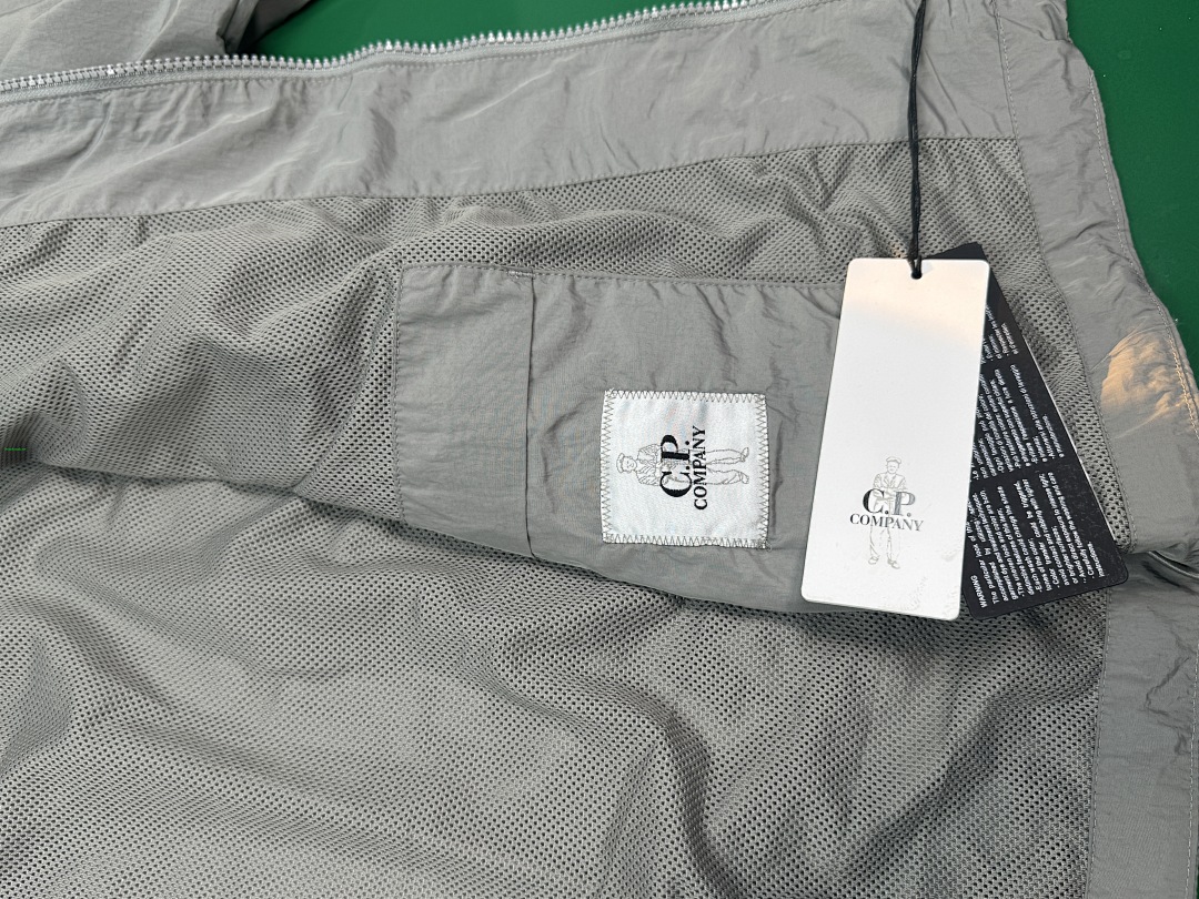 Other 320¥ Chrome-R Hooded - Image 16