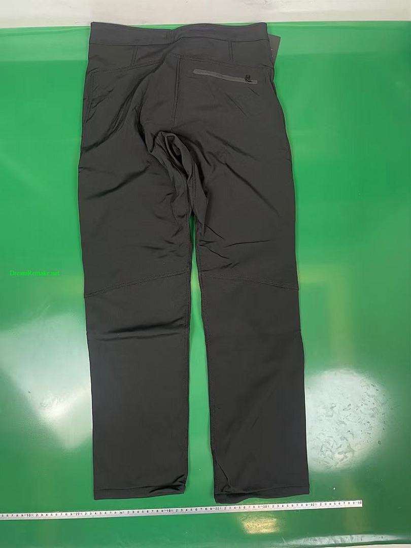 On Running 🔥280SKI PANTS !!! - Image 5