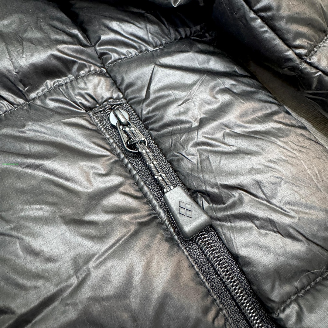 On Running ¥300 Down Jacket - Image 6