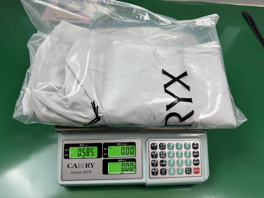 Chanel Polar White 400¥ - Image 2