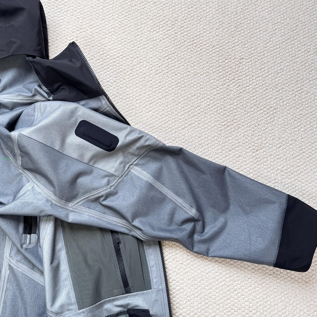 On Running ⛷️¥500 Sabre Ski Jacket-Black - Image 6