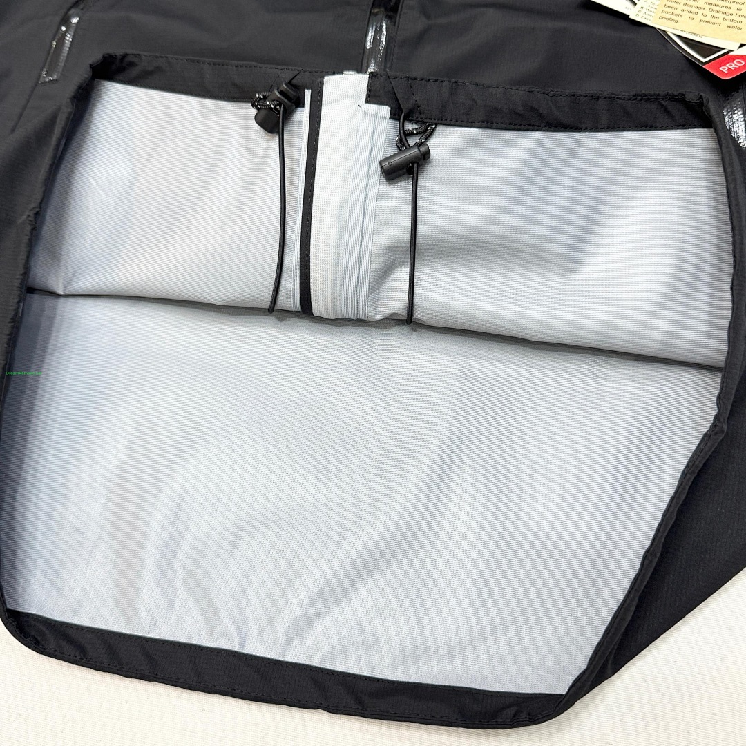 On Running ¥290-Black - Image 15