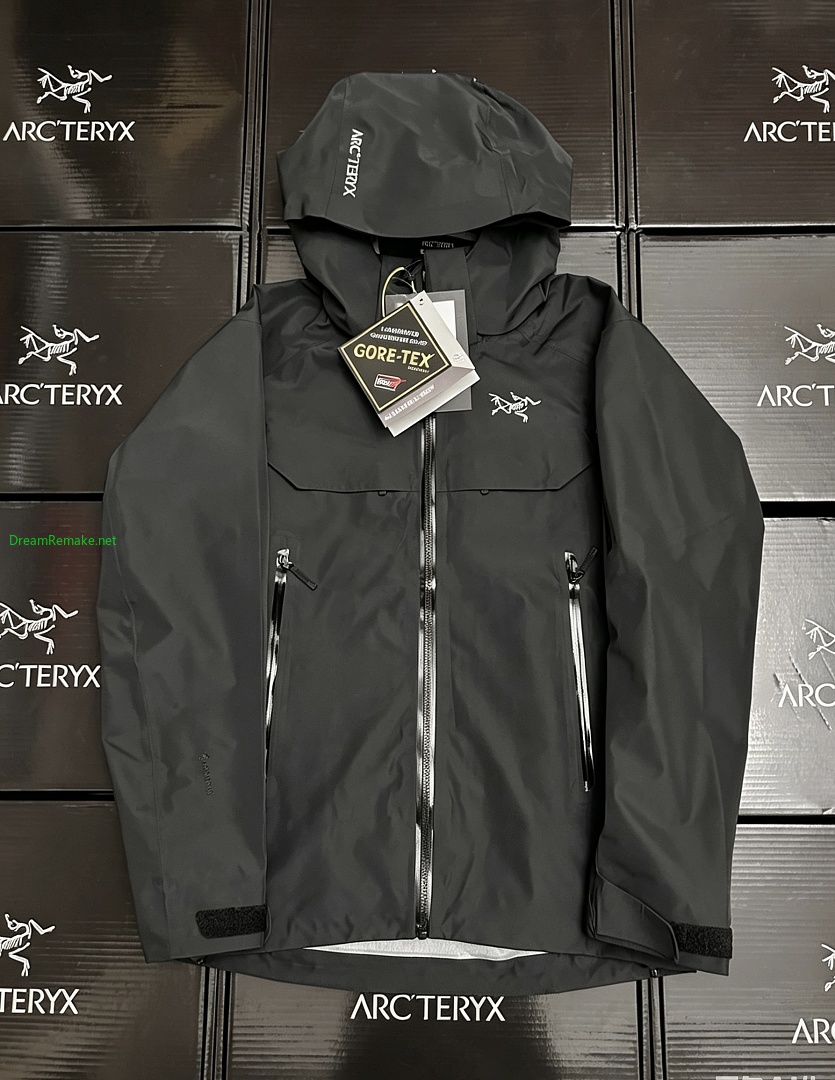 On Running ¥350 Macai Windbreaker - Image 23