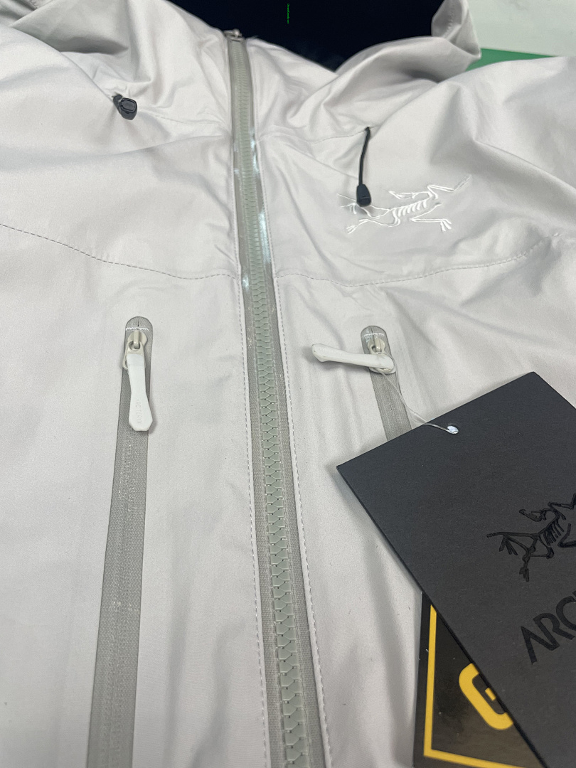 Other 600 Beta Down Jacket - Image 13