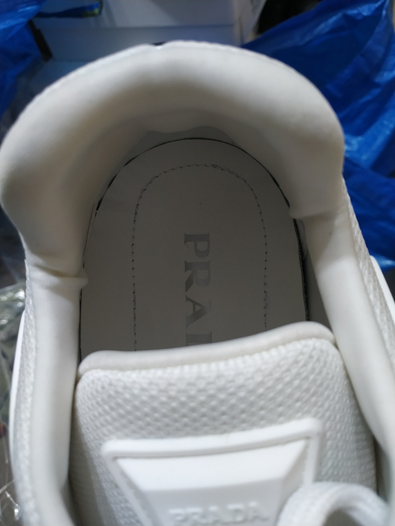 Prada Prada - Image 11