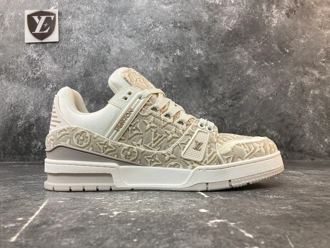 Baskets Louis Vuitton 1 LV Trainer 1, coloris Beige Monogram Jacquard, vue 6