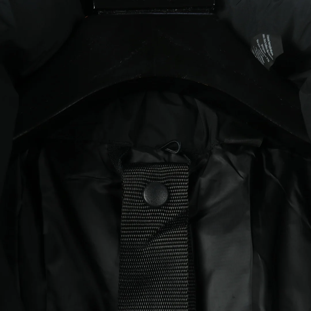 lululemon Athletica Team Canada 22 Women's Down Jacket *COC Logo (Doudoune officielle de l'équipe olympique canadienne pour les Jeux d'hiver, coloris Black, vue 10
